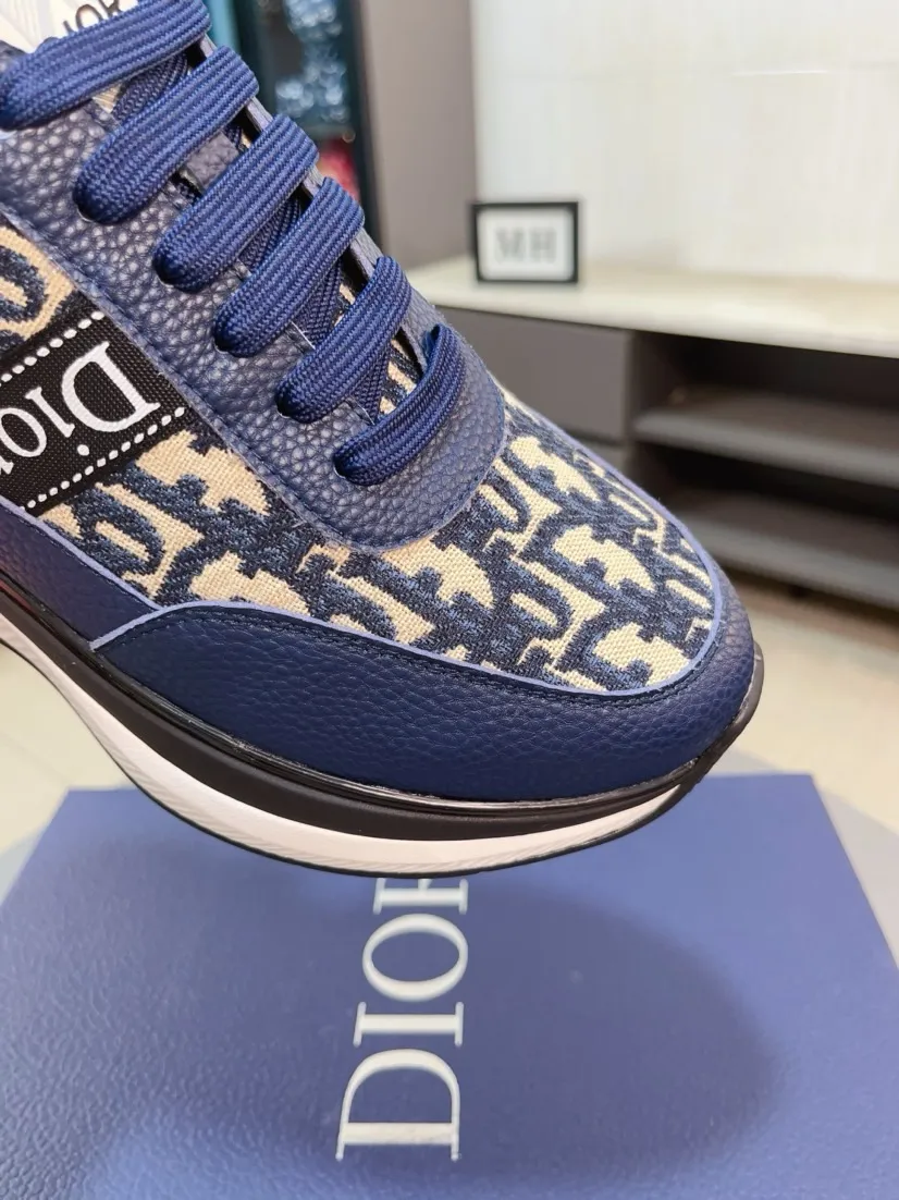 Men's men's shoes 💰458🌹🌹【Dior】Best-selling official website world premiere🔝High-end men's shoes brand official website latest series: The upper is made of imported cowhide with specially designed fabrics➕Mesh breathable lining. Make walking more convenient and comfortable! Compared with the official quality, Midea’s 1:1 replica. Create a fashionable personality to set off your uniqueness! A must-have for trendy men! Classic style. Men's sizes: 38-44.